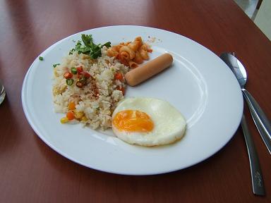 �z�e���̒��H